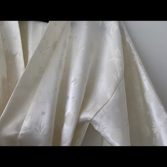 Silky Ivory Asian Printed Robe XS/S - Picture 6 of 8